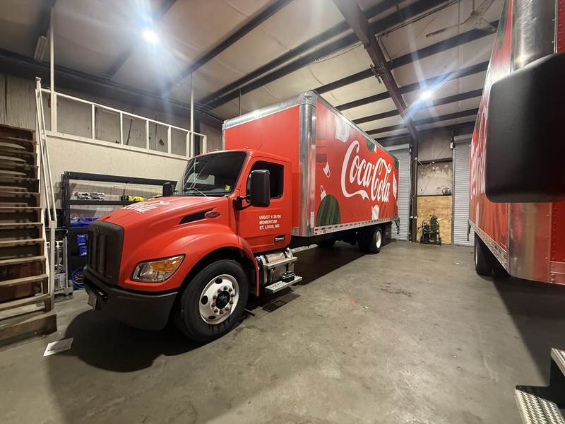 Full wrap, 26-foot box truck