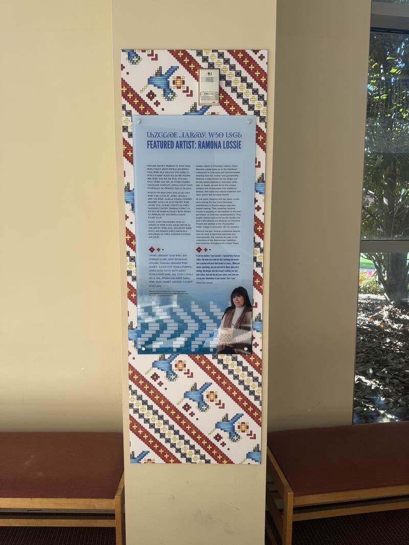 Large-format exhibit panel